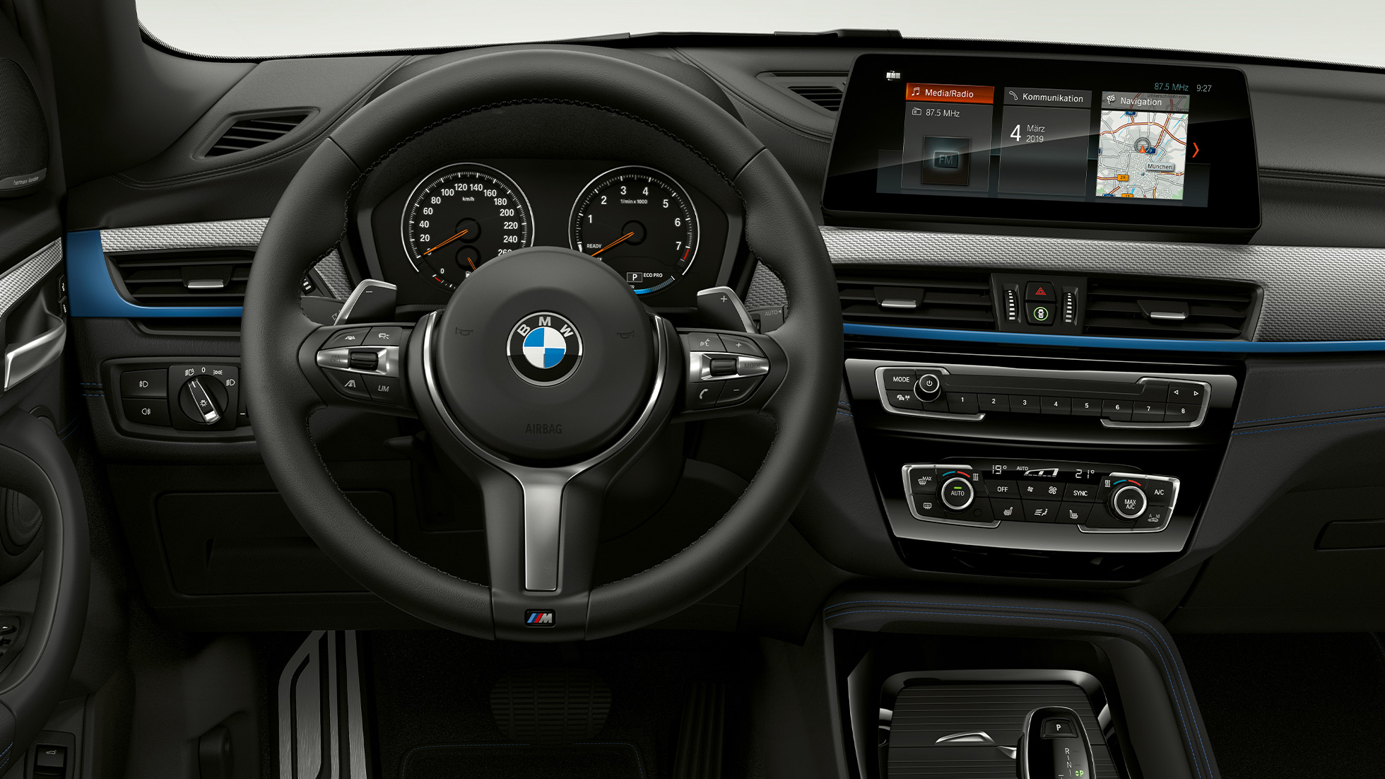BMW X1, M Sport modell, belső tér. BMW X1, M Sport modell, fókuszban a műszerfal.