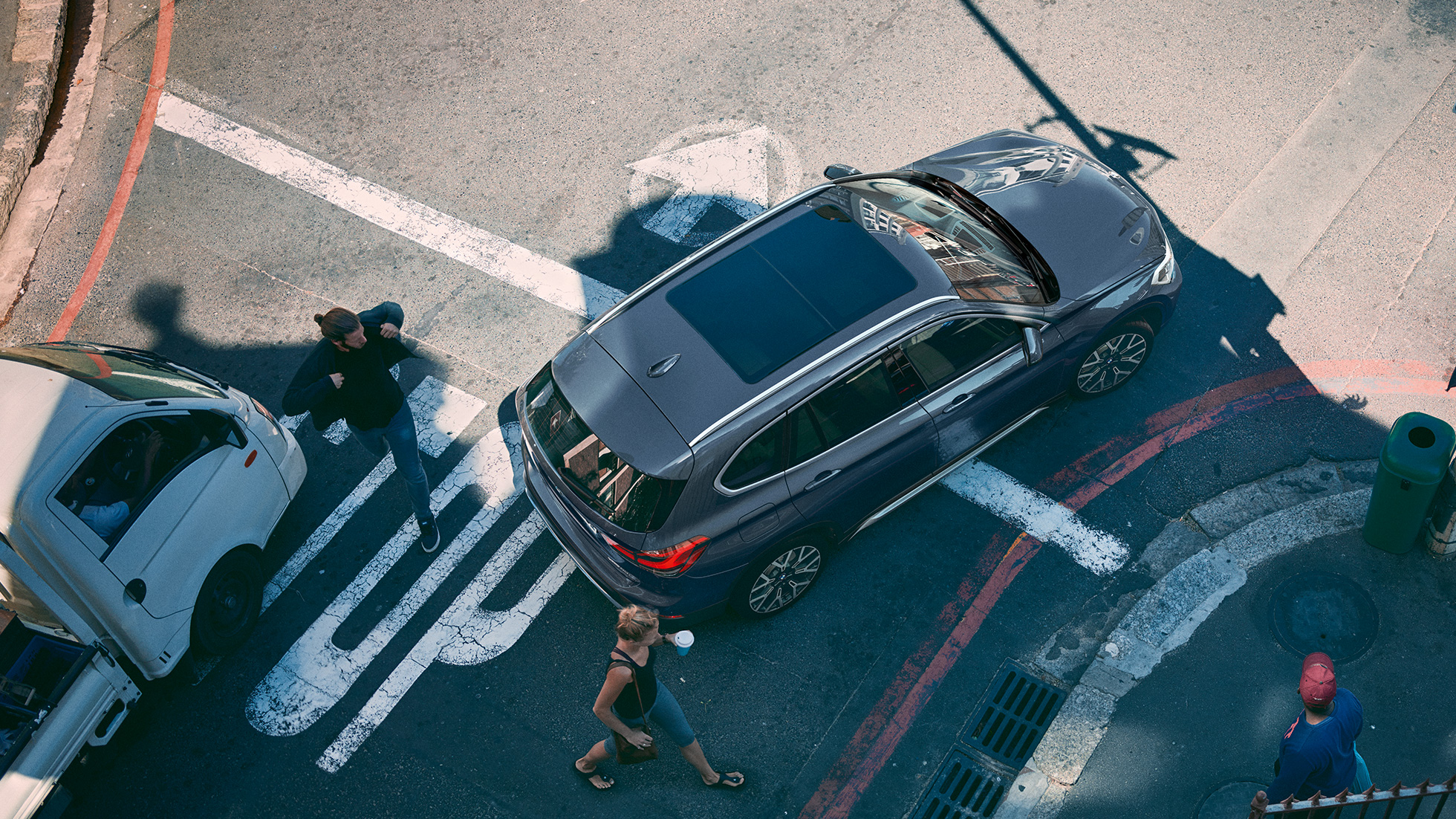 BMW X1, Panoráma üvegtető. BMW X1, a Panoráma üvegtető felülnézetből.