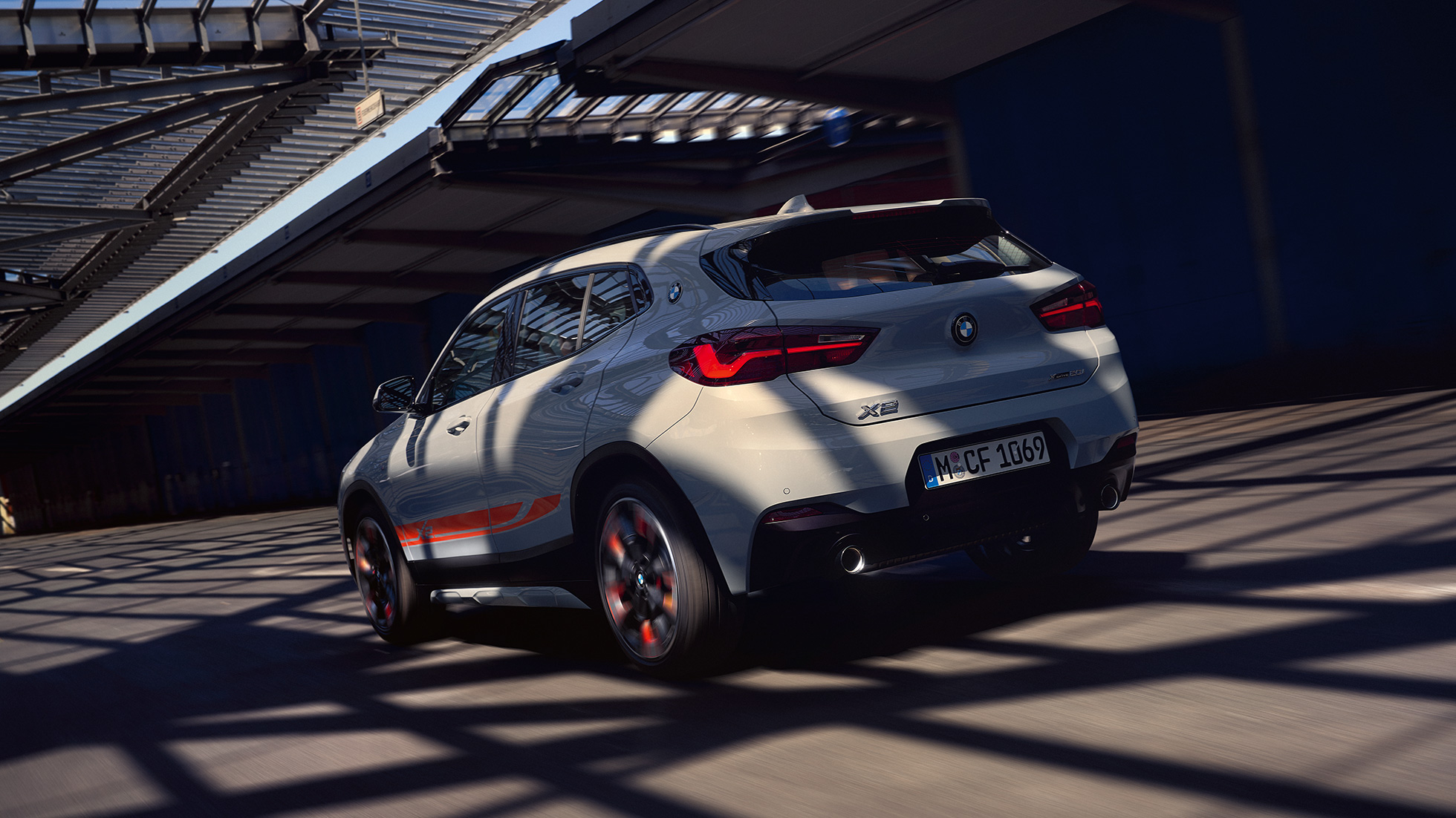 Rézsútos hátulnézet, BMW X2, F39 BMW X2, 2020, F39, Brooklyn szürke, rézsútos hátulnézet