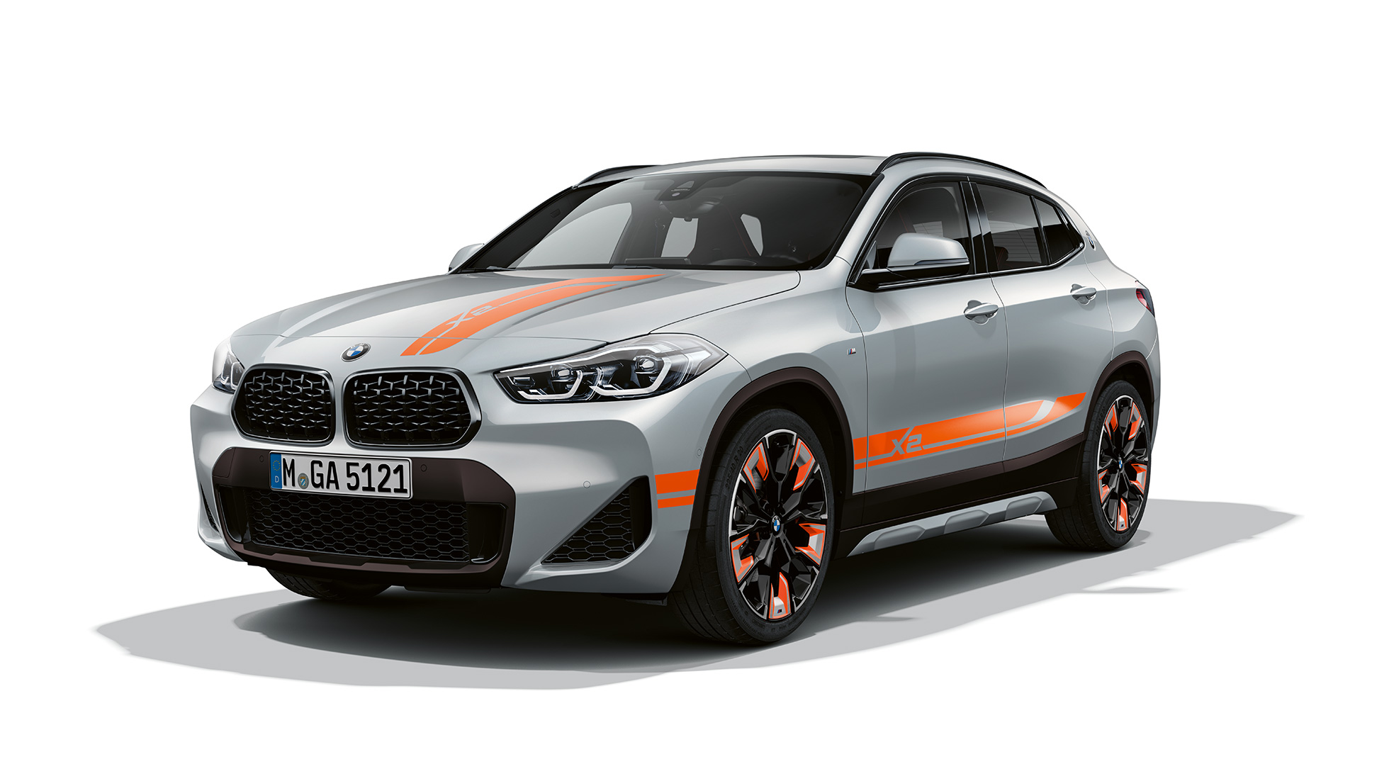 Rézsútos elölnézet, BMW X2 sDrive20i, Advantage modell BMW X2 sDrive20i, Advantage modell, 2018, F39, Mediterrán kék metál, rézsútos elölnézet