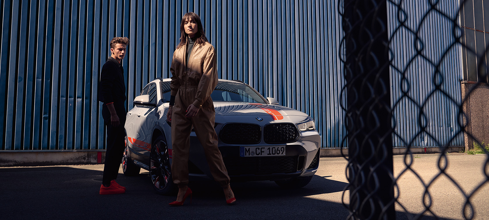 Oldalnézet, BMW X2, F39 Oldalnézet, BMW X2, 2018, F39, Galvanic arany metál