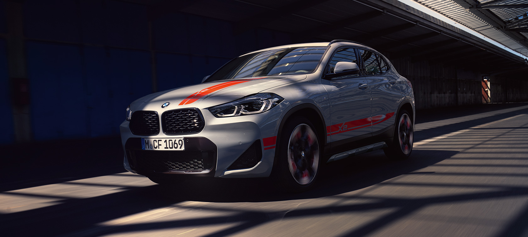 Hátulnézet, BMW X2, F39 Hátulnézet, BMW X2, 2018, F39, Galvanic arany metál