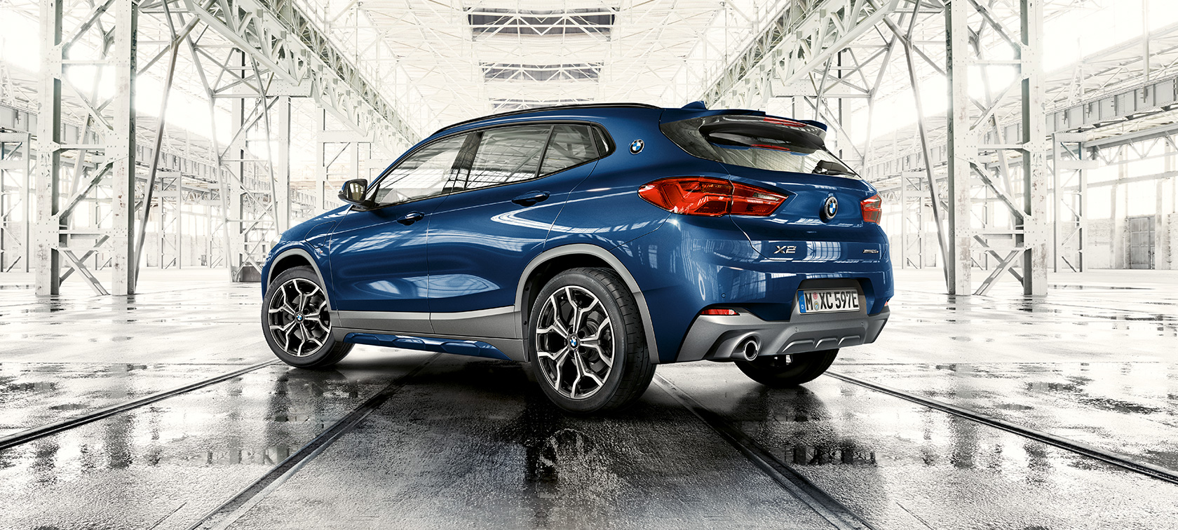 Rézsútos hátulnézet, BMW X2 xDrive25e BMW X2 xDrive25e plug-in hibrid, F39, 2020, rézsútos hátulnézet