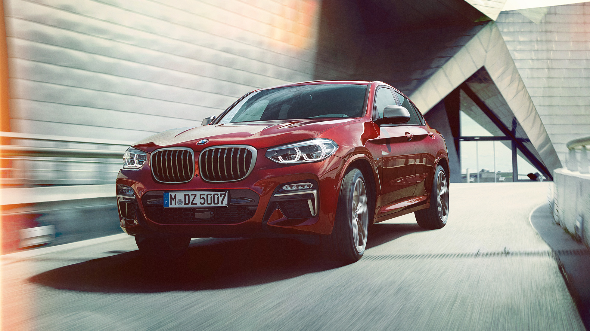 Rézsútos elölnézet, BMW X4 BMW X4 M40i, G02, 2018, Flamenco vörös briliáns hatással, rézsútos elölnézet