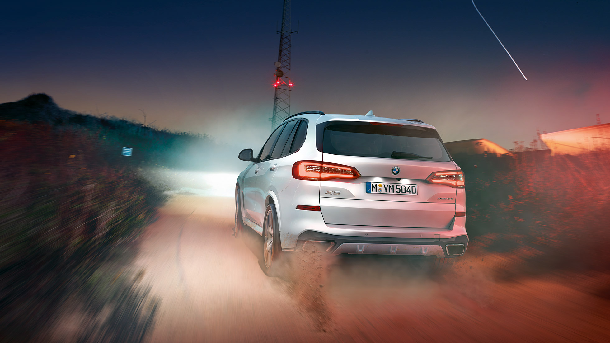 BMW X5 xDrive40i, hátulnézet BMW X5 xDrive40i, G05, 2018, Kristály fehér metál, hátulnézet