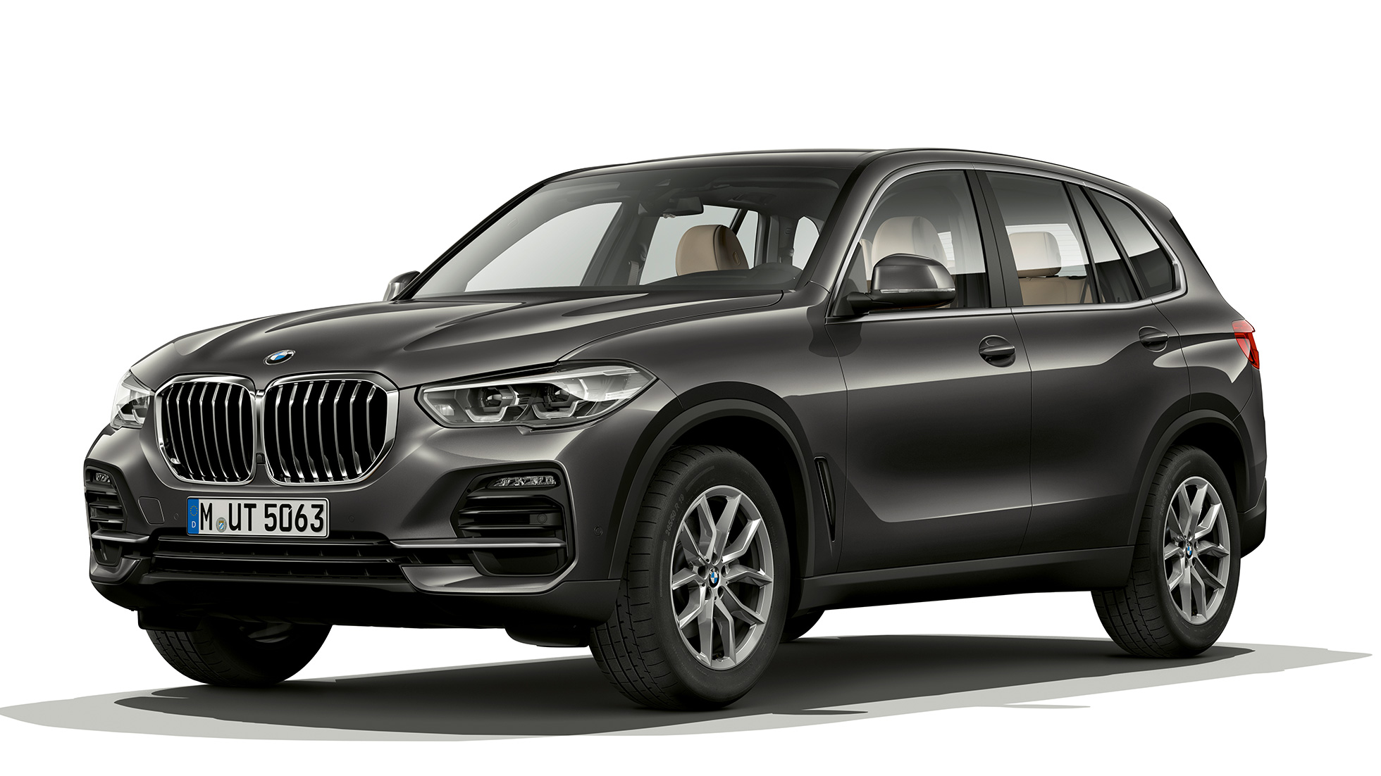 Bázismodell, BMW X5 xDrive30d, rézsútos elölnézet Bázismodell, BMW X5 xDrive30d, G05, 2018, Sophisto szürke metál briliáns hatással, rézsútos elölnézet