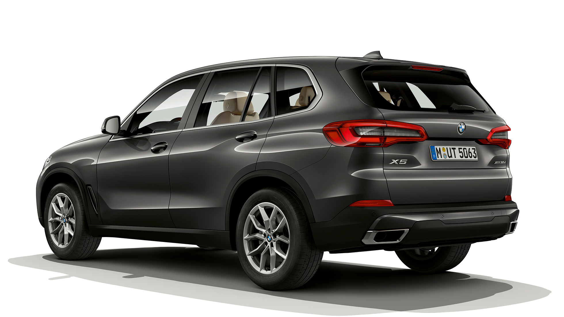 Bázismodell, BMW X5 xDrive30d, rézsútos hátulnézet Bázismodell, BMW X5 xDrive30d, G05, 2018, Sophisto szürke metál briliáns hatással, rézsútos hátulnézet