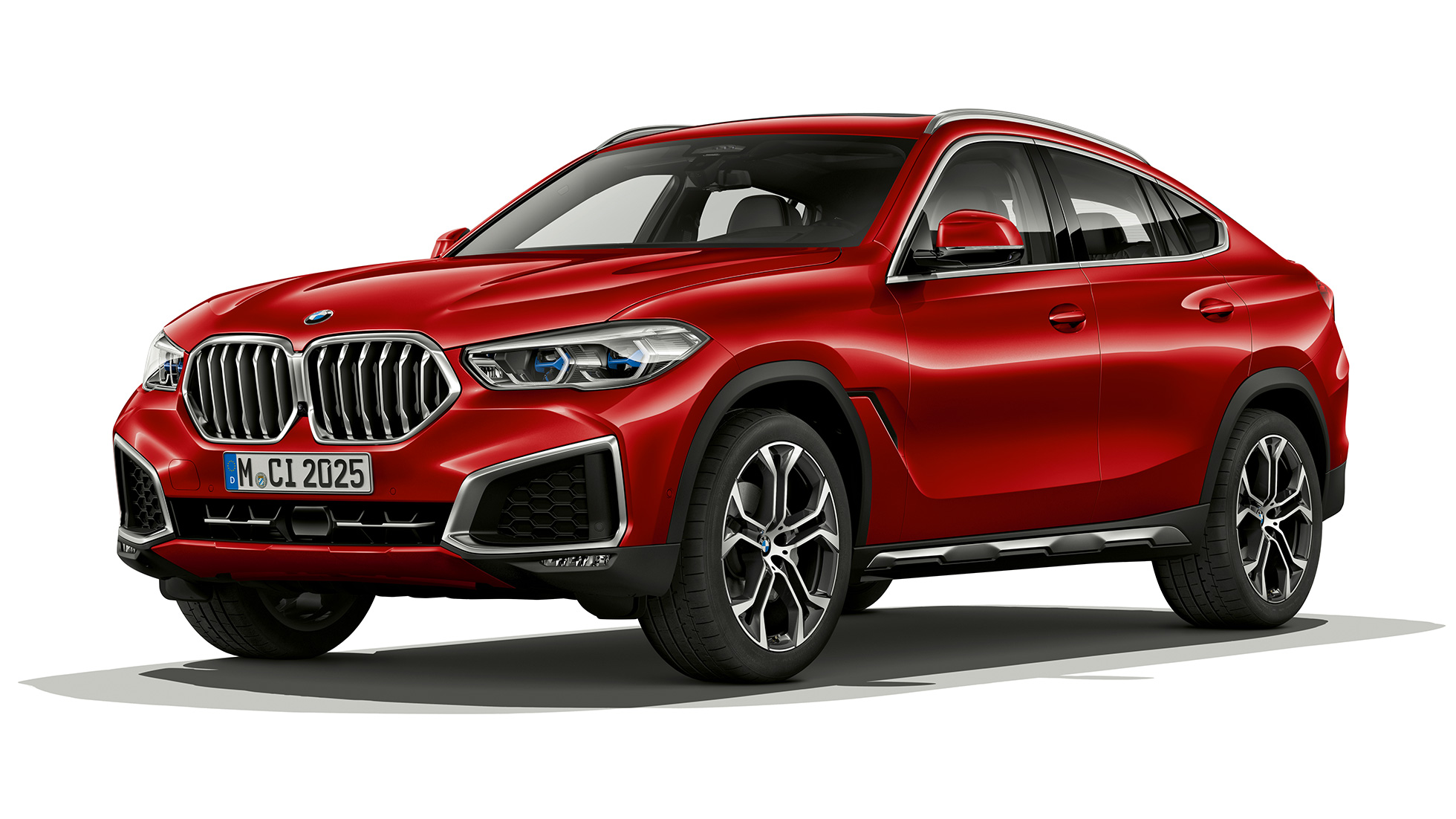 BMW xLine felszereltségű BMW X6, külső. A BMW X6 BMW xLine változata rézsútos elölnézetből.