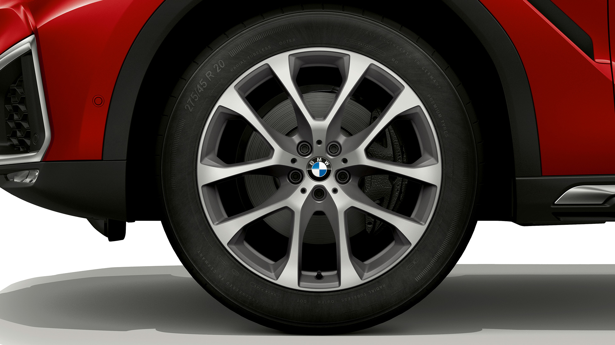 BMW xLine felszereltségű BMW X6, könnyűfém keréktárcsa. A BMW X6 BMW xLine változatának könnyűfém keréktárcsája.