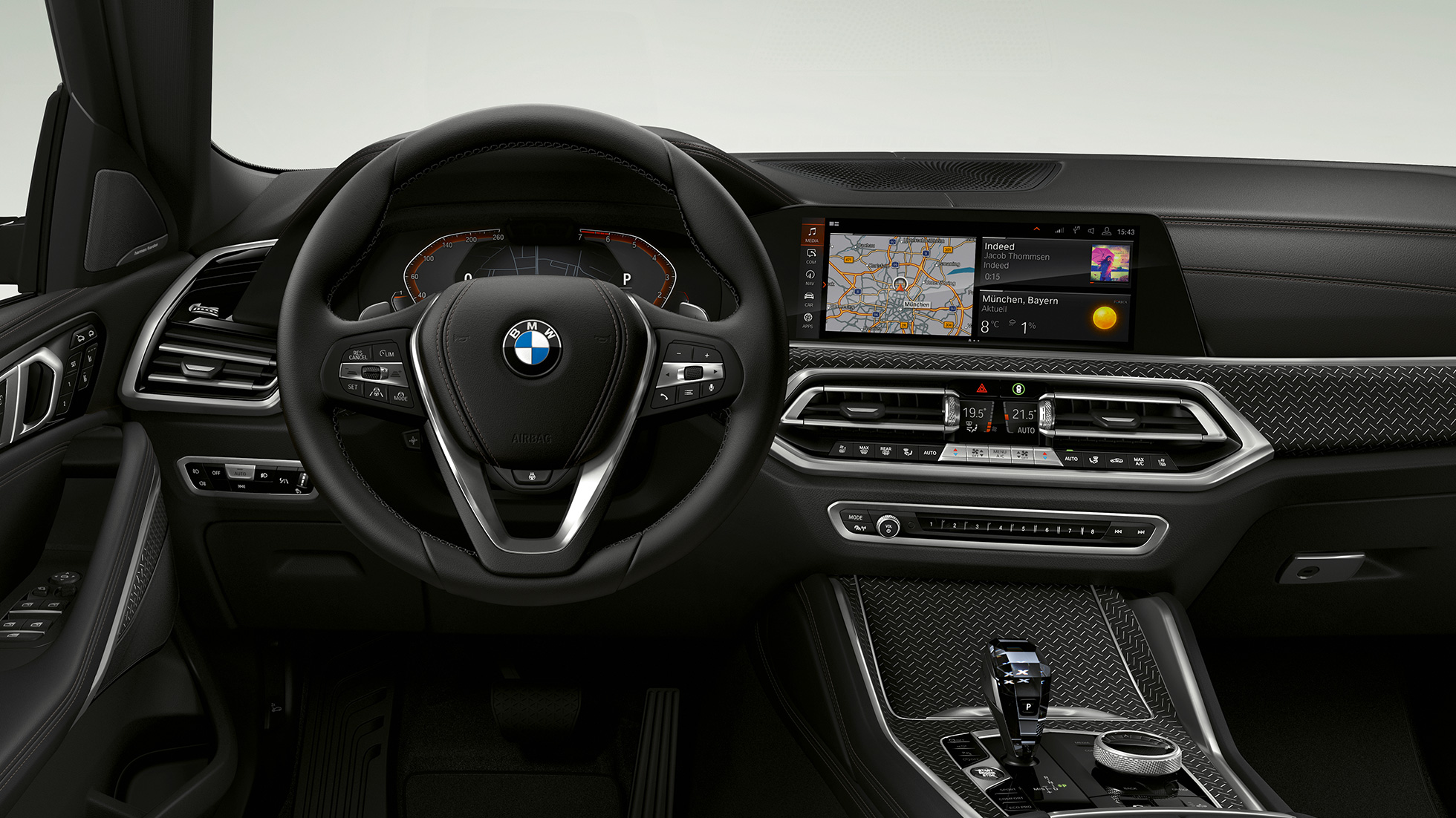 BMW xLine felszereltségű BMW X6, műszerfal. A BMW X6 BMW xLine változatának belső tere a műszerfallal.