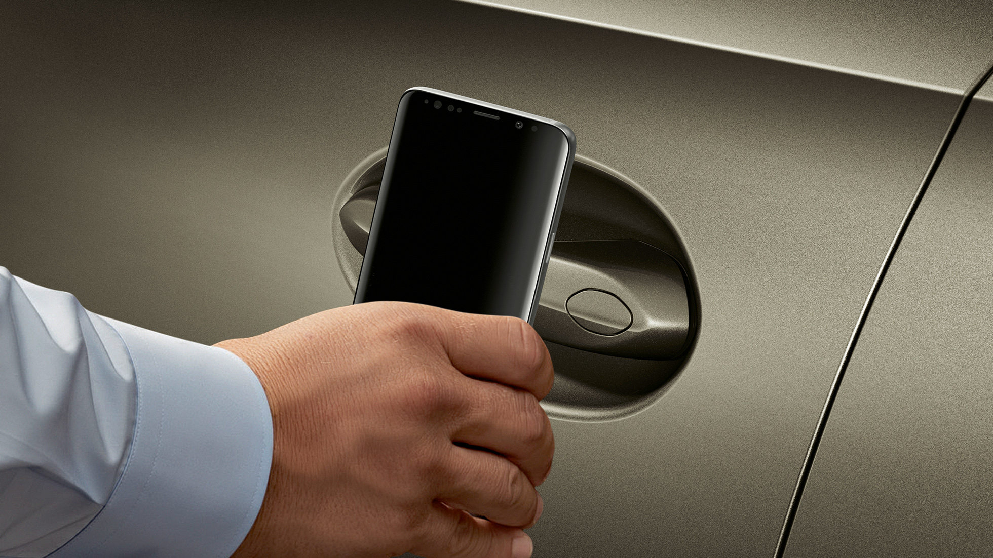 Okostelefonra telepíthető Smart Access funkció. A BMW X6 nyitása az okostelefonos Smart Access funkcióval