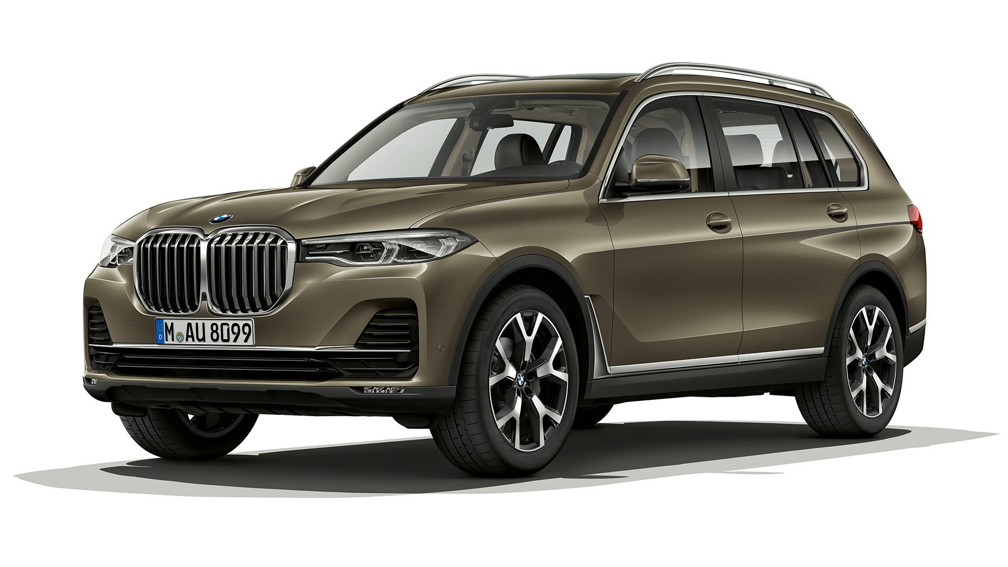 BMW X7 Egy Vermont bronz fényezésű BMW X7 háromnegyedes elölnézetből, stúdióban