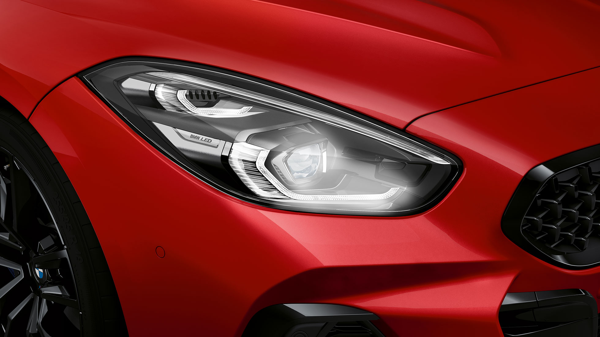 A BMW Z4 Roadster LED-es első fényszórói A BMW Z4 Roadster LED-es első fényszórói