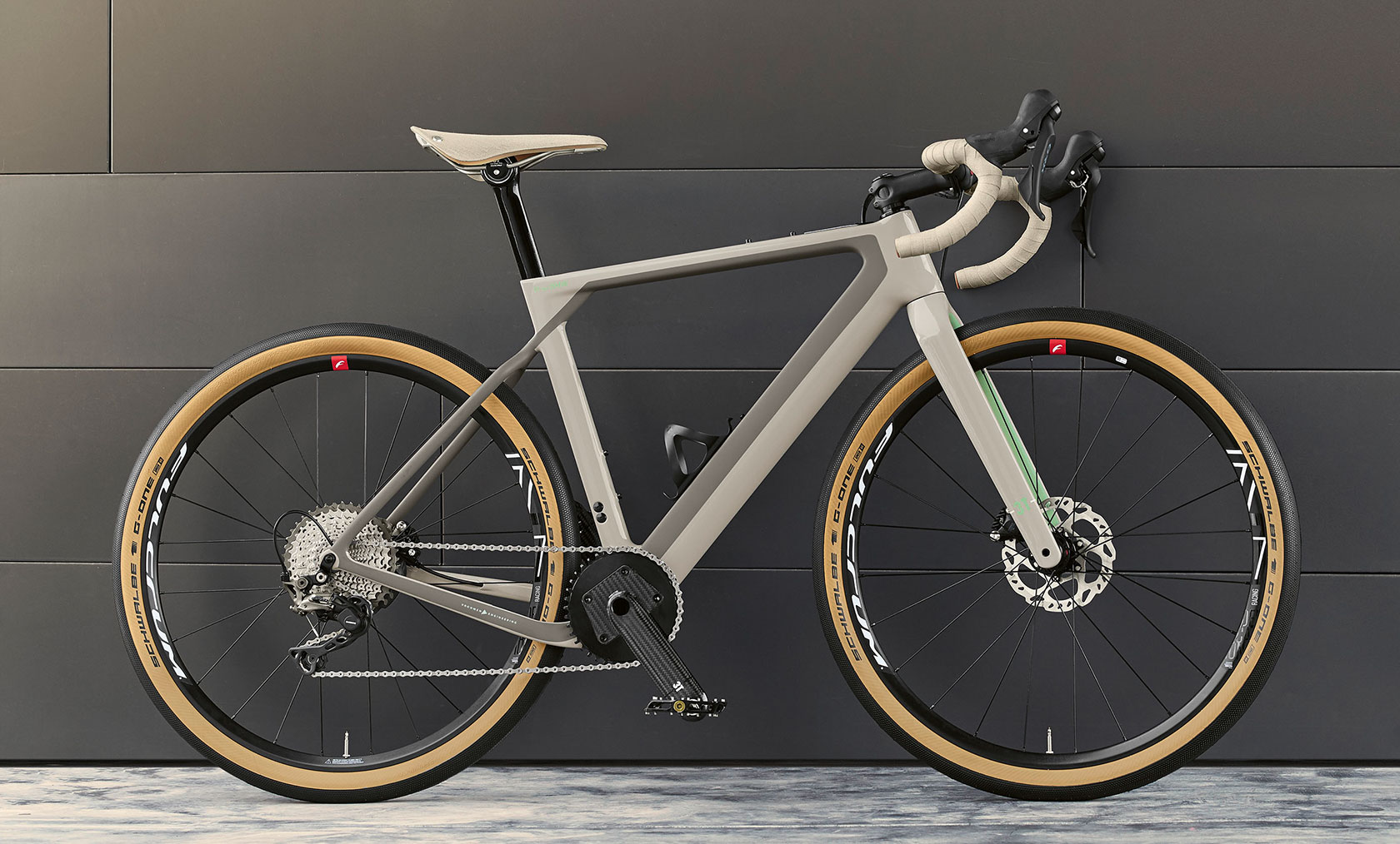 3T for BMW Gravelbike. A képen a 3T for BMW Gravelbike első része.