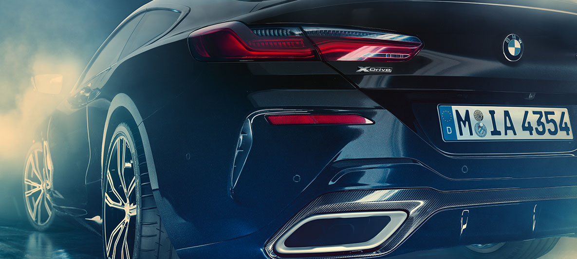BMW Individual M850i NIGHT SKY, háromnegyedes hátulnézet A BMW Individual M850i NIGHT SKY BMW Individual sportülései közelről