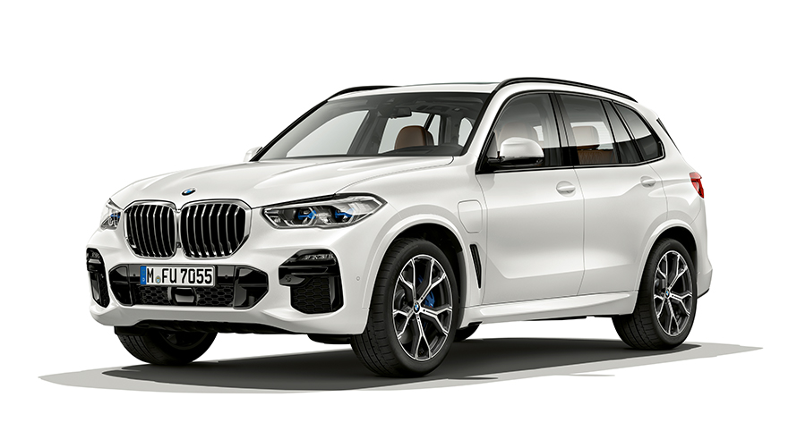 BMW X5 xDrive45e studio shot BMW X5 xDrive45e studio shot three-quarter front view