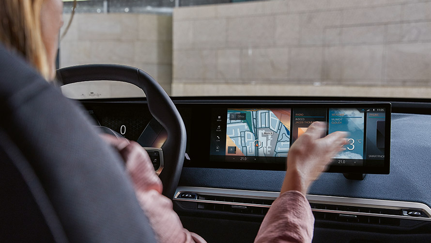 BMW Connected Charging a fedélzeten BMW Connected Charging a fedélzeten, egy BMW iX BMW Curved Display kijelzőjén