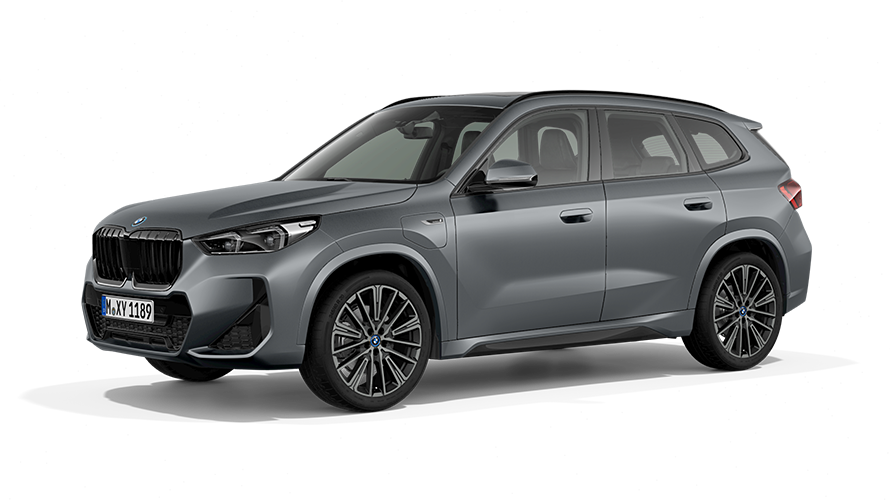 BMW X1, U11 PHEV, egy álló autó rézsútos elölnézetből
