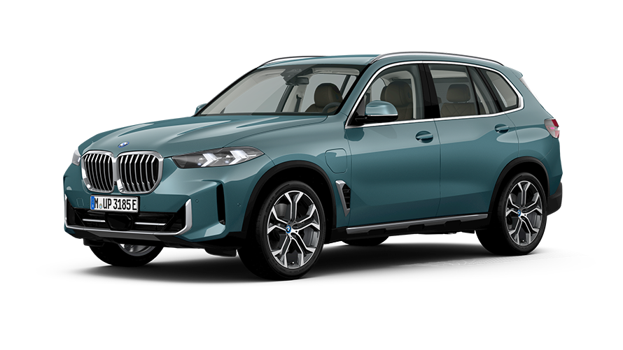 BMW X5 xDrive50e, G05 PHEV, egy álló autó rézsútos elölnézetből