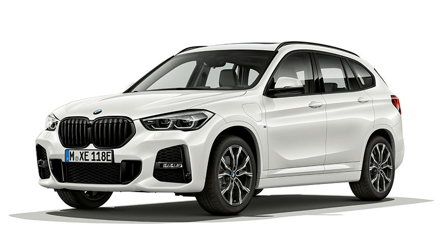 BMW X1 xDrive25e, PHEV jármű, rézsútos elölnézet BMW X1 xDrive25e, PHEV jármű, stúdiófelvétel, rézsútos elölnézet