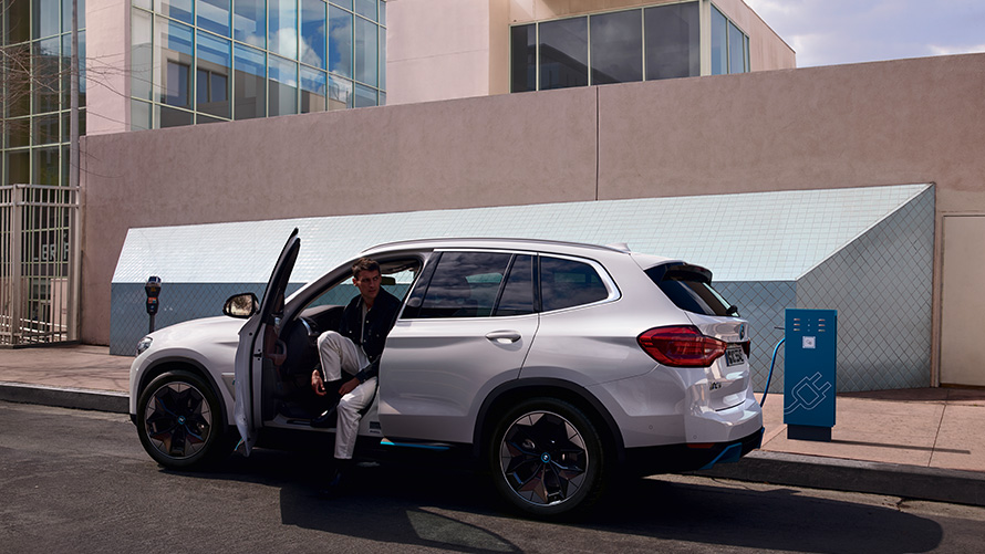 Elektromos jármű, töltési ponti, nyilvános töltés BMW e-mobilitás, elektromos jármű, töltési pont, nyilvános töltés