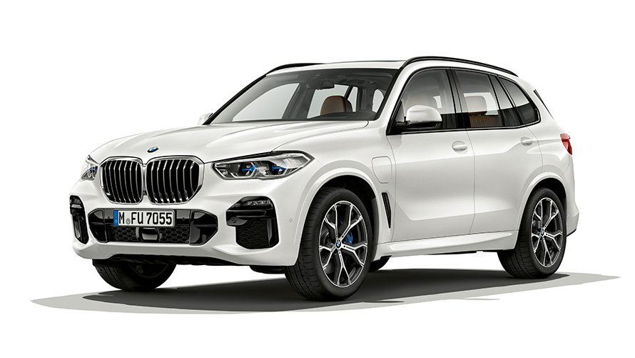 BMW X5 xDrive45e, PHEV jármű, rézsútos elölnézet BMW X5 xDrive45e, PHEV jármű, stúdiófelvétel, rézsútos elölnézet
