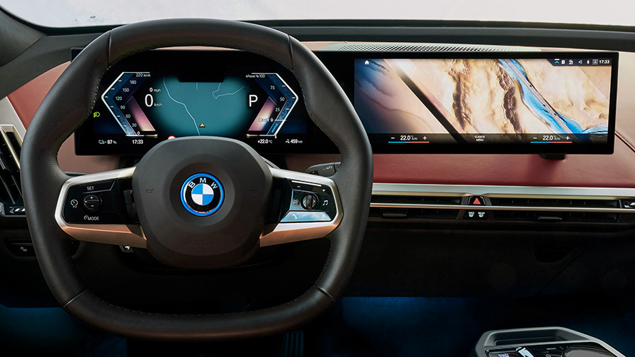 A BMW vezetőhely és a BMW Curved Display kijelző a MyModes Personal módjában A BMW vezetőhely és a BMW Curved Display kijelző a MyModes Personal módjában