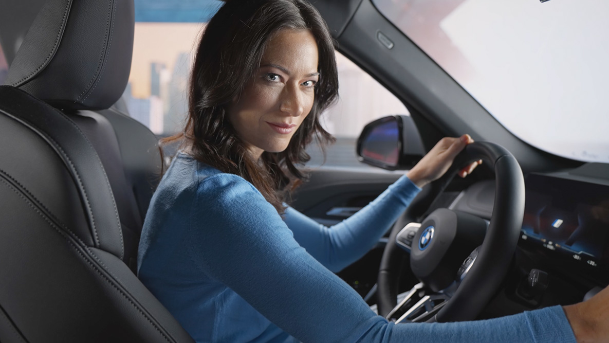 BMW iDrive QuickSelect funkcióval A QuickSelect funkcióval ellátott BMW iDrive-ról készült videó