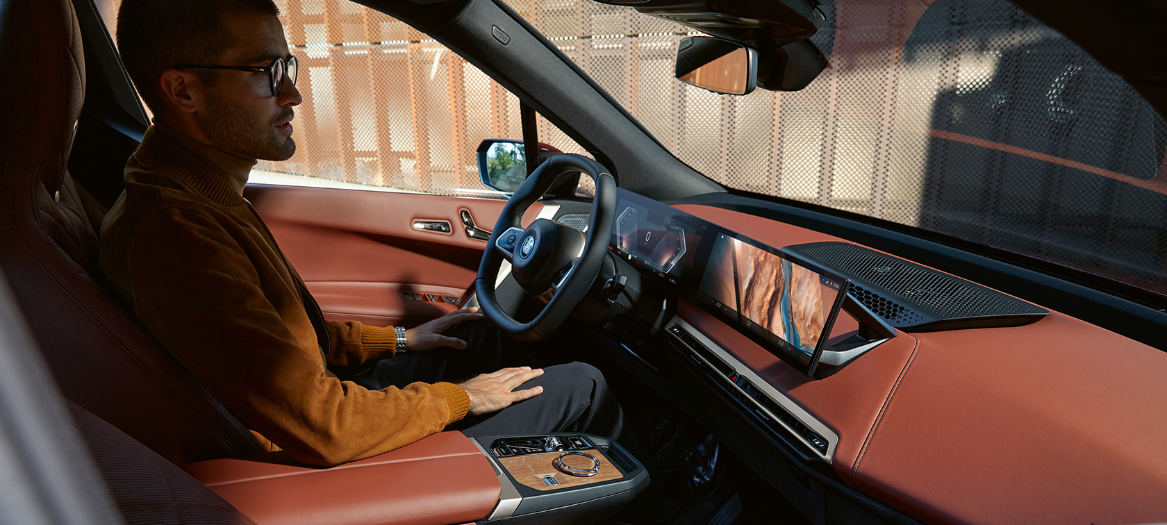 BMW iDrive Úttörő BMW iDrive vezérlési koncepció a BMW ConnectedDrive-tól