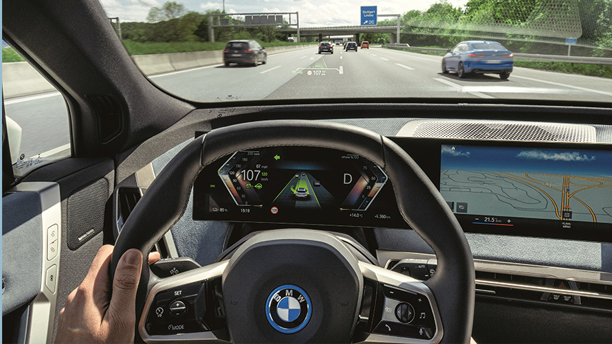Az autópálya látványa egy BMW-ből Az autópálya látványa egy BMW vezetőüléséből