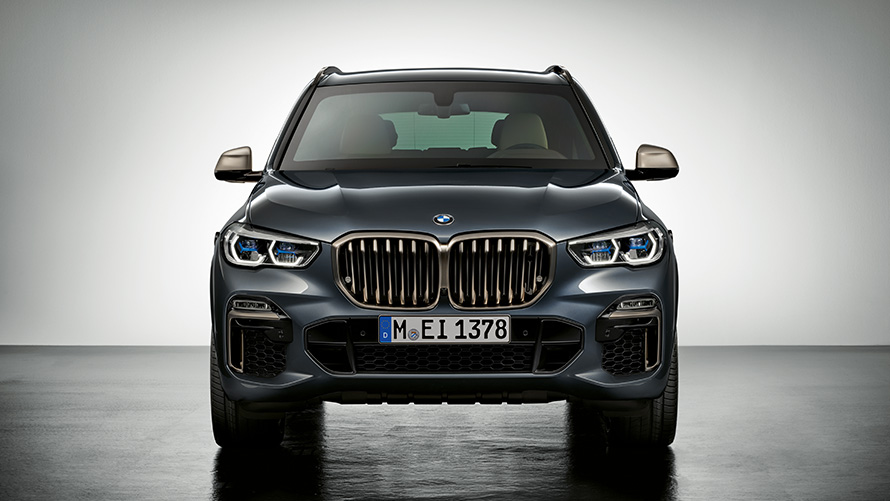 BMW Biztonsági Járművek, diszkrét biztonsági elemek, elölnézet BMW Biztonsági Járművek, diszkrét biztonsági elemek, elölnézet