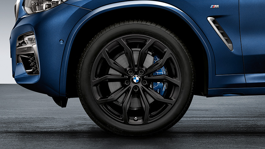 19" M Performance duplaküllős 555 M 19" M Performance duplaküllős 555 M, matt Jet fekete/gyémántpolírozott, nyári kerékkészlet
