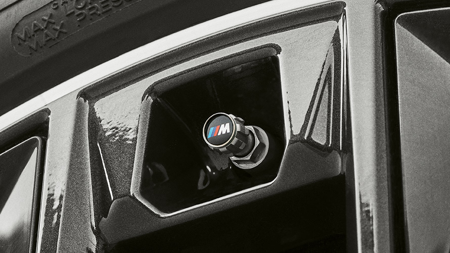 BMW szelepsapkák M logóval. BMW őszi-téli tartozékok, BMW szelepsapkák M logóval