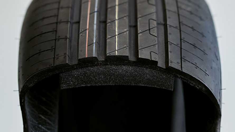 BMW gumiabroncsok, hangszigetelt karkasz BMW gumiabroncsok, hangszigetelt karkasz