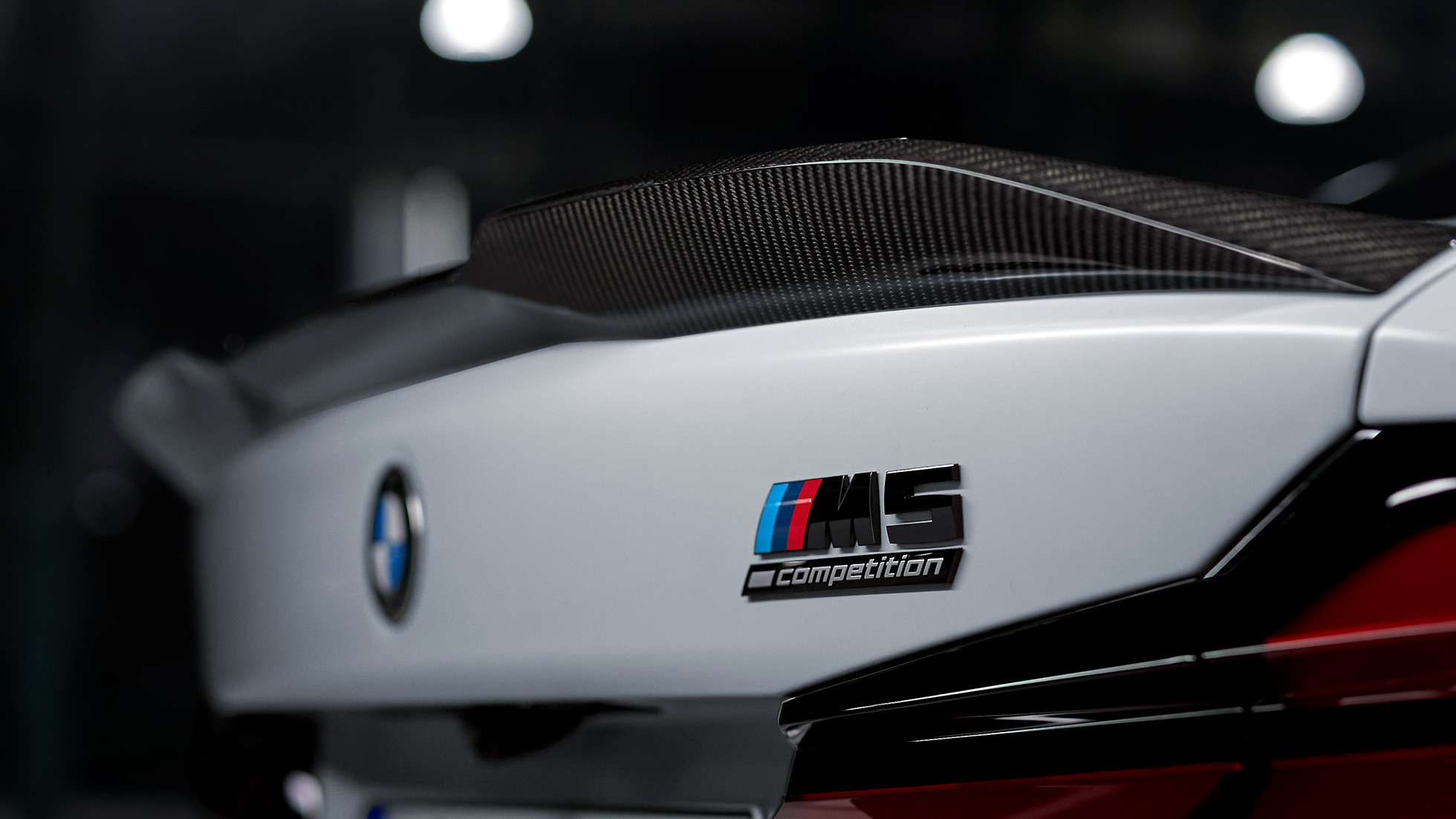 M Performance Pro karbonszálas hátsó légterelő, közelről BMW M Performance Parts, M Performance Pro karbonszálas hátsó légterelő, közelről