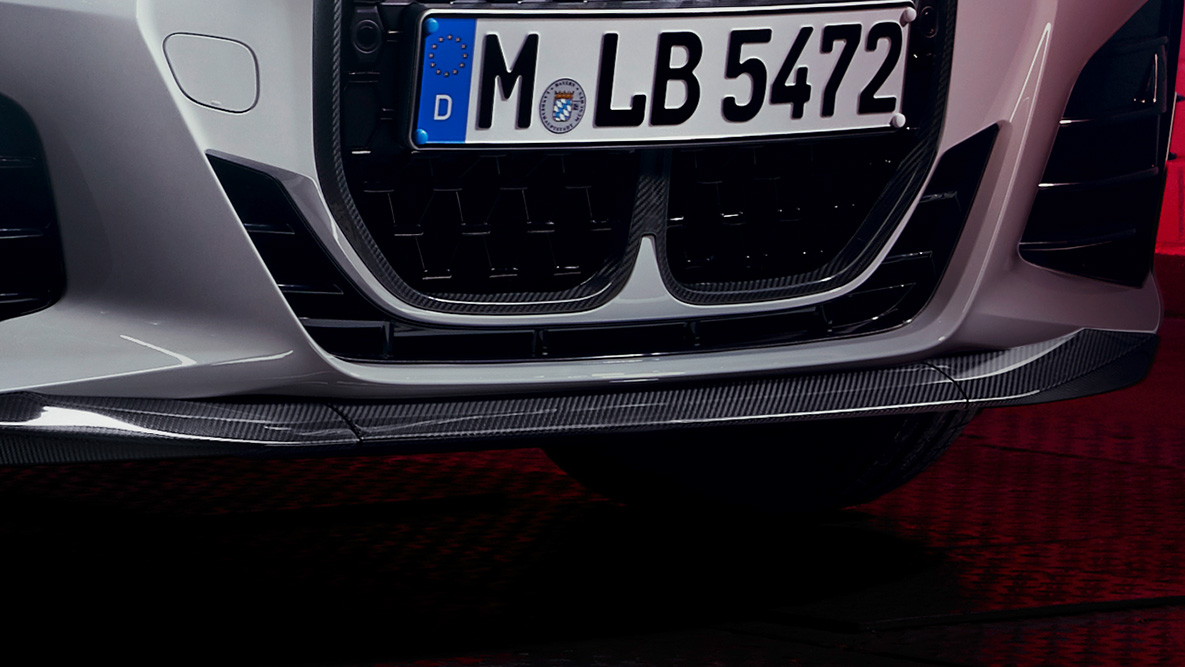 BMW M Performance első splitter, karbonszálas, BMW 4 Coupé, G22 BMW M Performance első splitter, karbonszálas, BMW 4 Coupé, G22, közelről