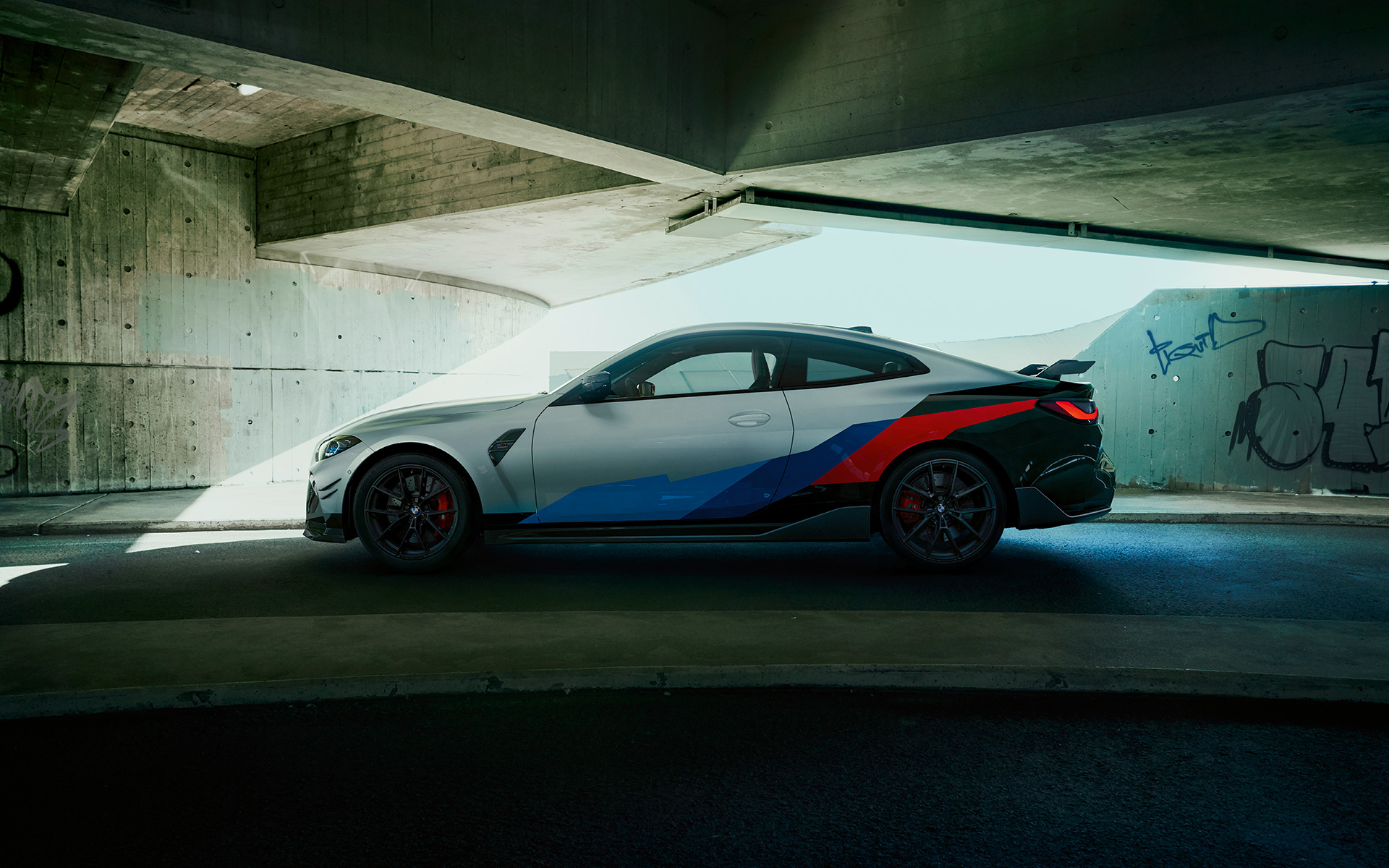 BMW M4, G82, oldalnézet BMW M Performance Parts, BMW M4, G82, oldalnézet