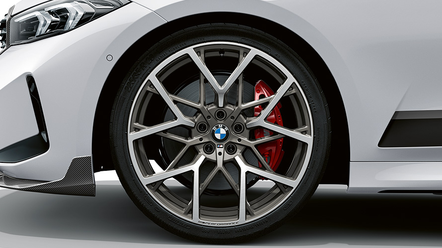 20" M Performance könnyűfém keréktárcsa, 795 M, BMW M Performance Parts tartozékok 20" M Performance kovácsolt keréktárcsa, 795 M, BMW M Performance Parts tartozékok, közelről