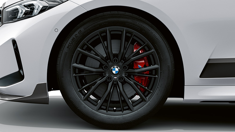 18" M Performance könnyűfém keréktárcsa, 796 M, BMW M Performance Parts tartozékok 18" M Performance könnyűfém keréktárcsa, 796 M, BMW M Performance Parts tartozékok, közelről