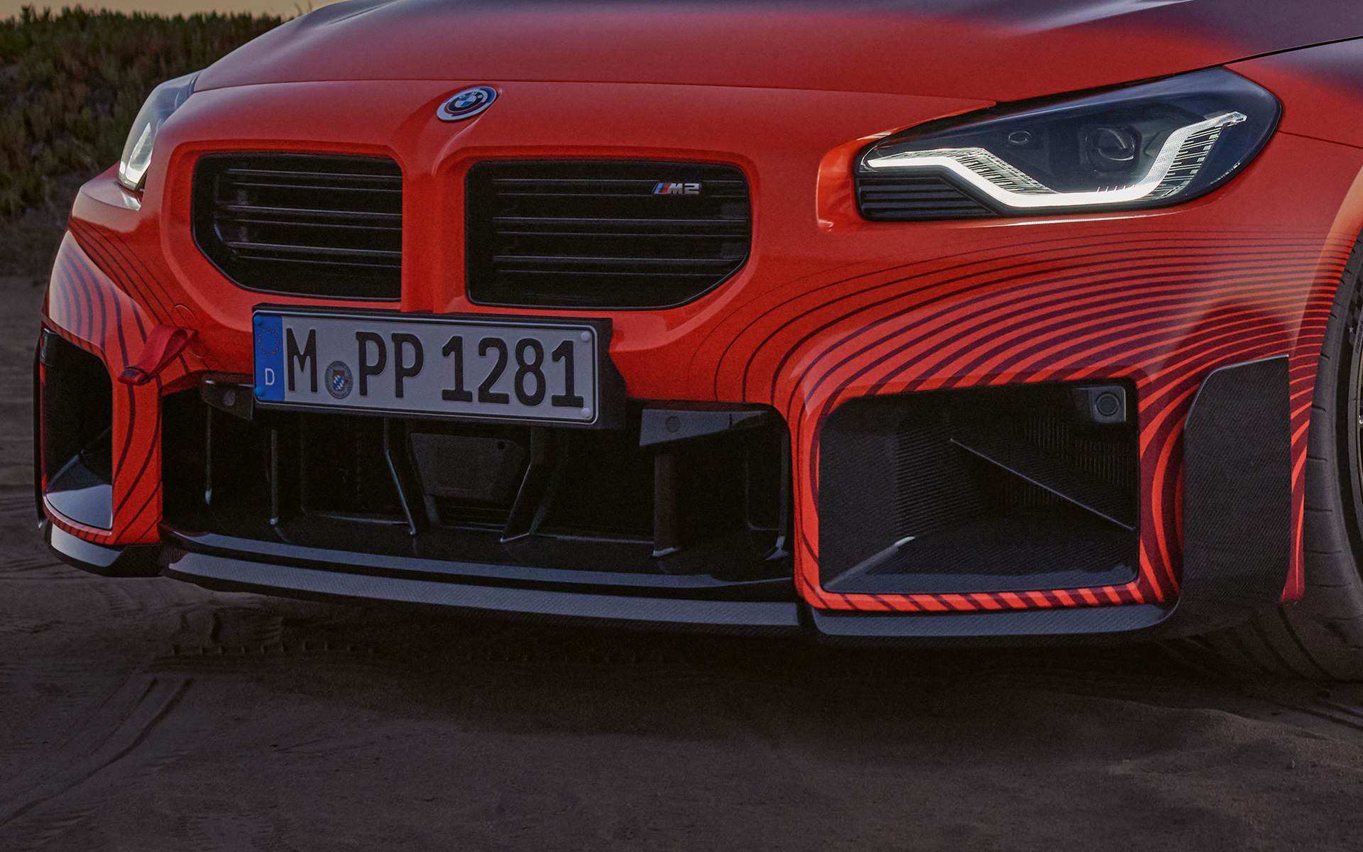 BMW M2 Coupé, G87, BMW M Performance Parts, M Performance első splitter, karbon, középső BMW M2 Coupé, G87, 2023, BMW M Performance Parts, M Performance első splitter, karbon, középső