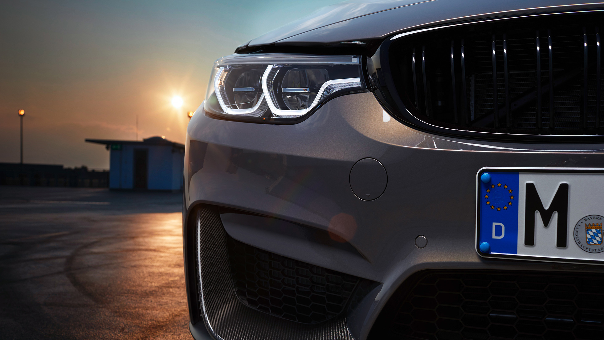 BMW M Performance magasfényű fekete BMW vesék BMW M Performance dizájn magasfényű fekete BMW vesék