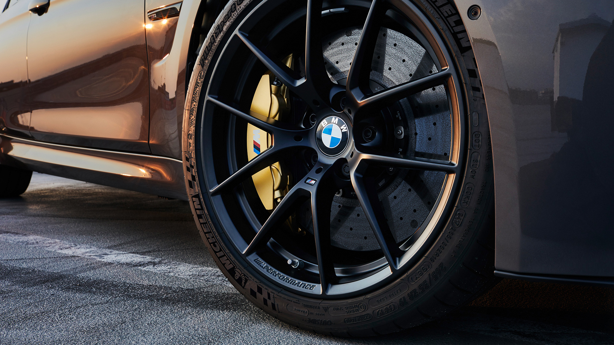 BMW M Performance, 20” M Perfomance könnyűfém keréktárcsák, Y-küllős 763 M, matt Jet fekete BMW M Performance Dizájn, 20” M Perfomance könnyűfém keréktárcsák, Y-küllős 763 M, matt Jet fekete