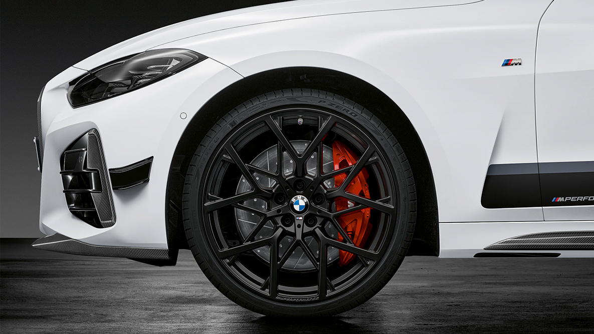 20" M Performance keréktárcsa, Y-küllős 795 M, Jet fekete, matt, kovácsolt, BMW 4 Coupé, G22 20" M Performance keréktárcsa, Y-küllős 795 M, Jet fekete, matt, kovácsolt, BMW 4 Coupé, G22, közelről