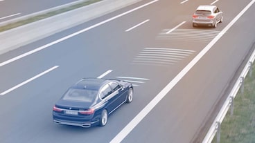 Aktív sebességtartó automatika Stop&Go funkcióval