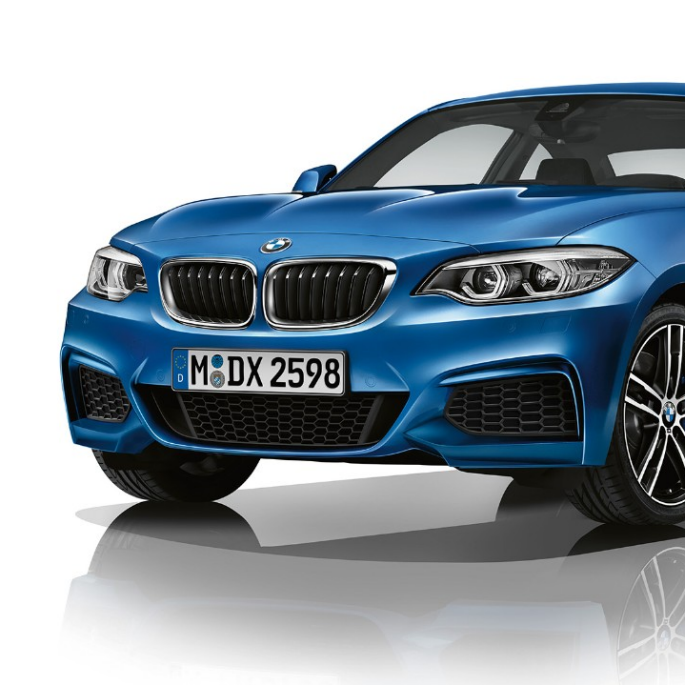 BMW 2-es Coupé, az M Sport modellváltozat háromnegyedes elölnézetből BMW 2-es Coupé, az M Sport modellváltozat háromnegyedes elölnézetből