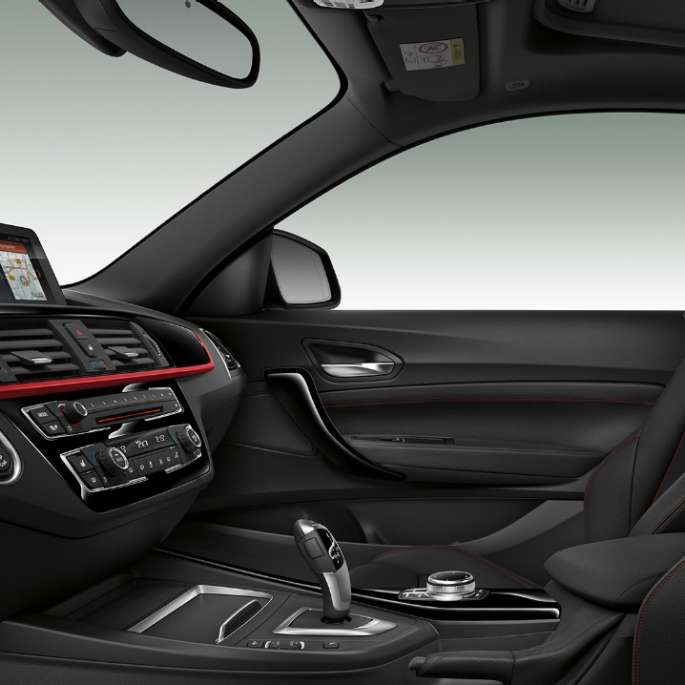BMW 2-es Coupé, a Sport Line modell belső tere BMW 2-es Coupé, a Sport Line modell belső tere