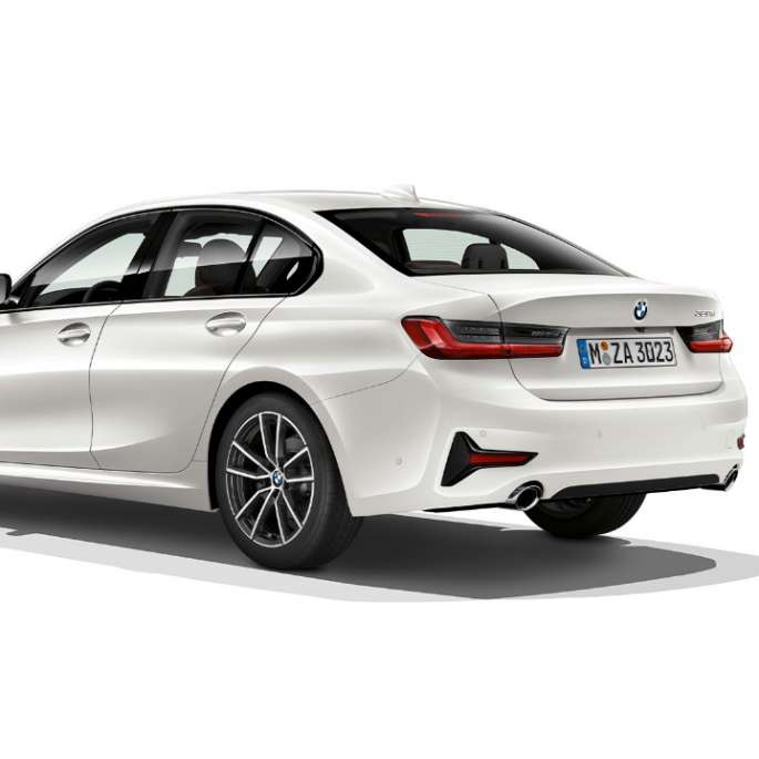 BMW 3-as Limousine Sport Line modell, hátulnézet. A BMW 3-as Limousine Sport Line felszereltségű modell hátsó oldalnézetben.