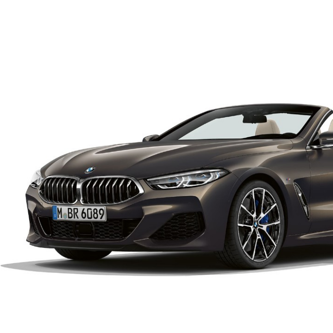 BMW M850i xDrive, Dravit szürke metál, háromnegyedes elölnézet. BMW M850i xDrive, Dravit szürke metál, háromnegyedes elölnézet.